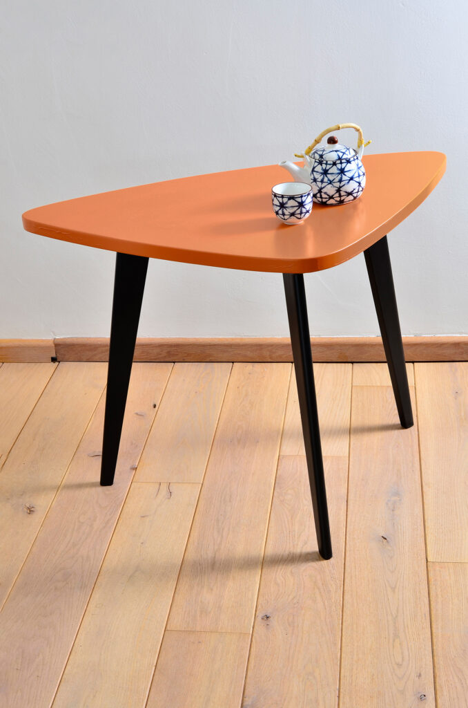 Interieurbouw vintage tafeltje